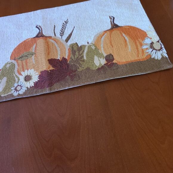 Croft & Barrow Pumpkins in a row Table Runner Harvest Season 5 ft x 1 Width - Picture 14 of 14